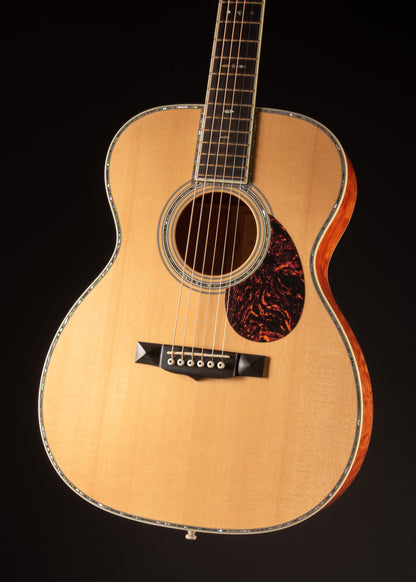 2004 Martin OM-42 Quilted Maple II Limited Edition Natural