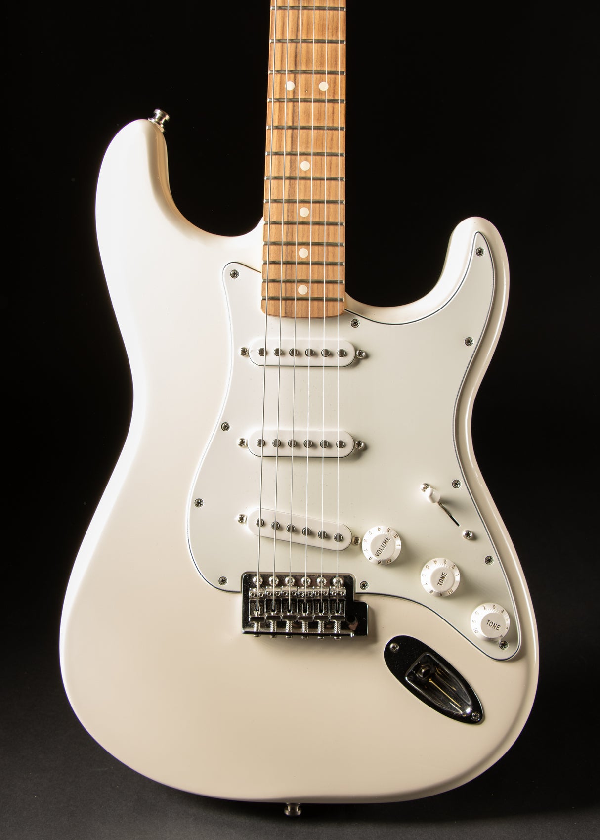 2017 Fender Standard Stratocaster MIM Antique White