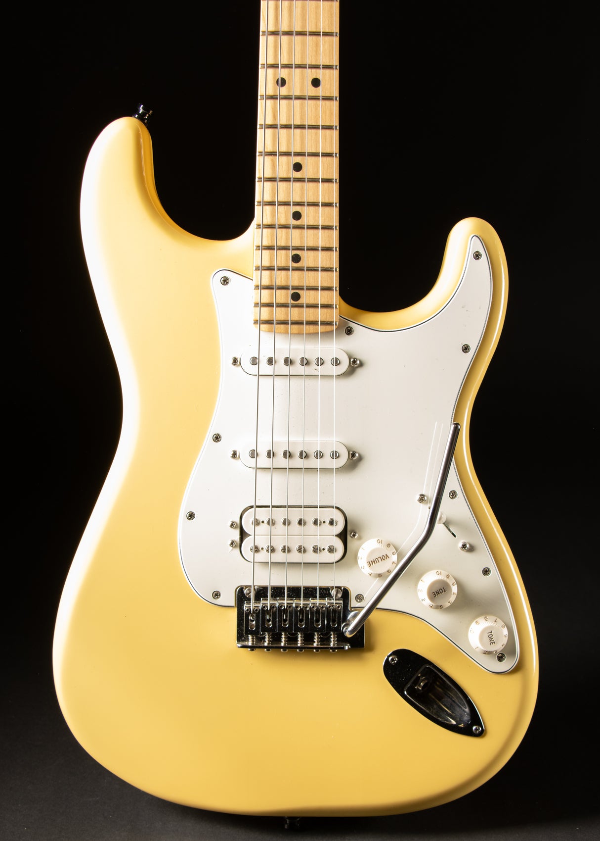 2022 Fender Stratocaster HSS MIM Cream