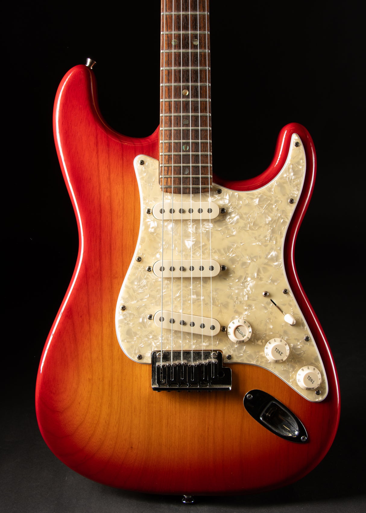 2005 Fender American Deluxe Stratocaster Sienna Sunburst