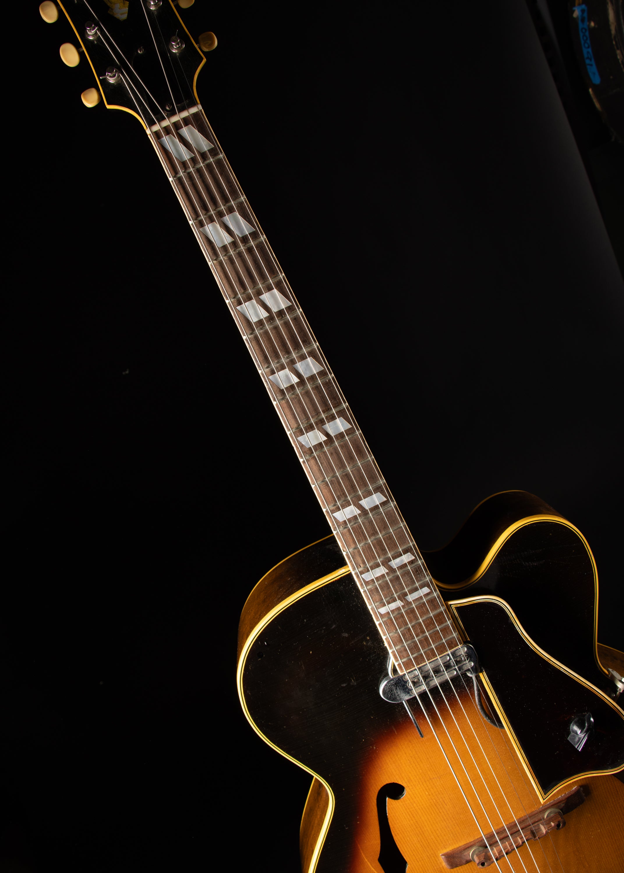 1951 Gibson L-7C Sunburst – Music City Vintage Guitars