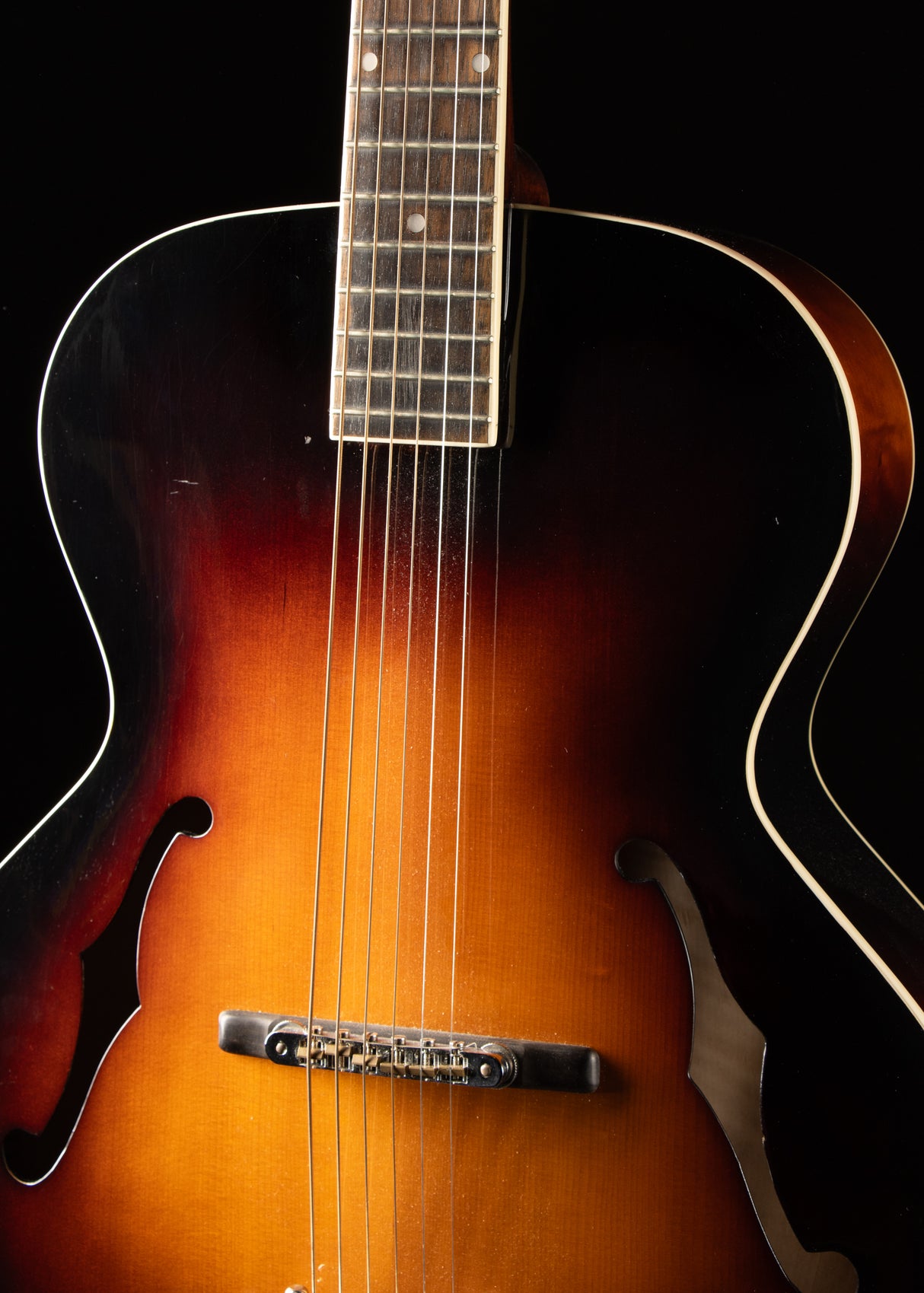 The Loar LH-600-VS