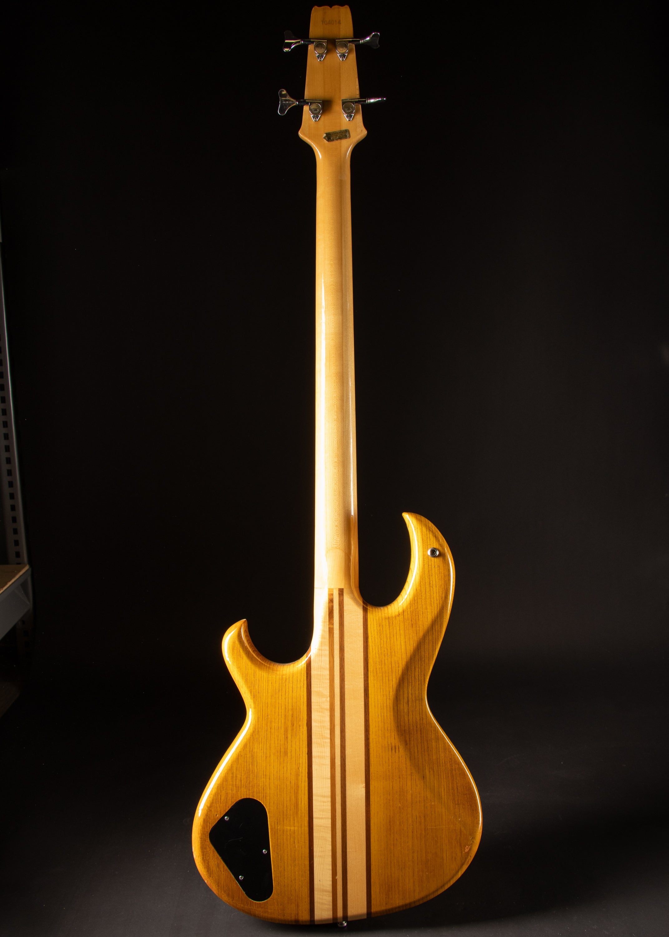 Aria Pro Ⅱ SB R-60 Aria Pro II , SB-R60, I always stomp on Distorsion :-) : r/BassGuitar