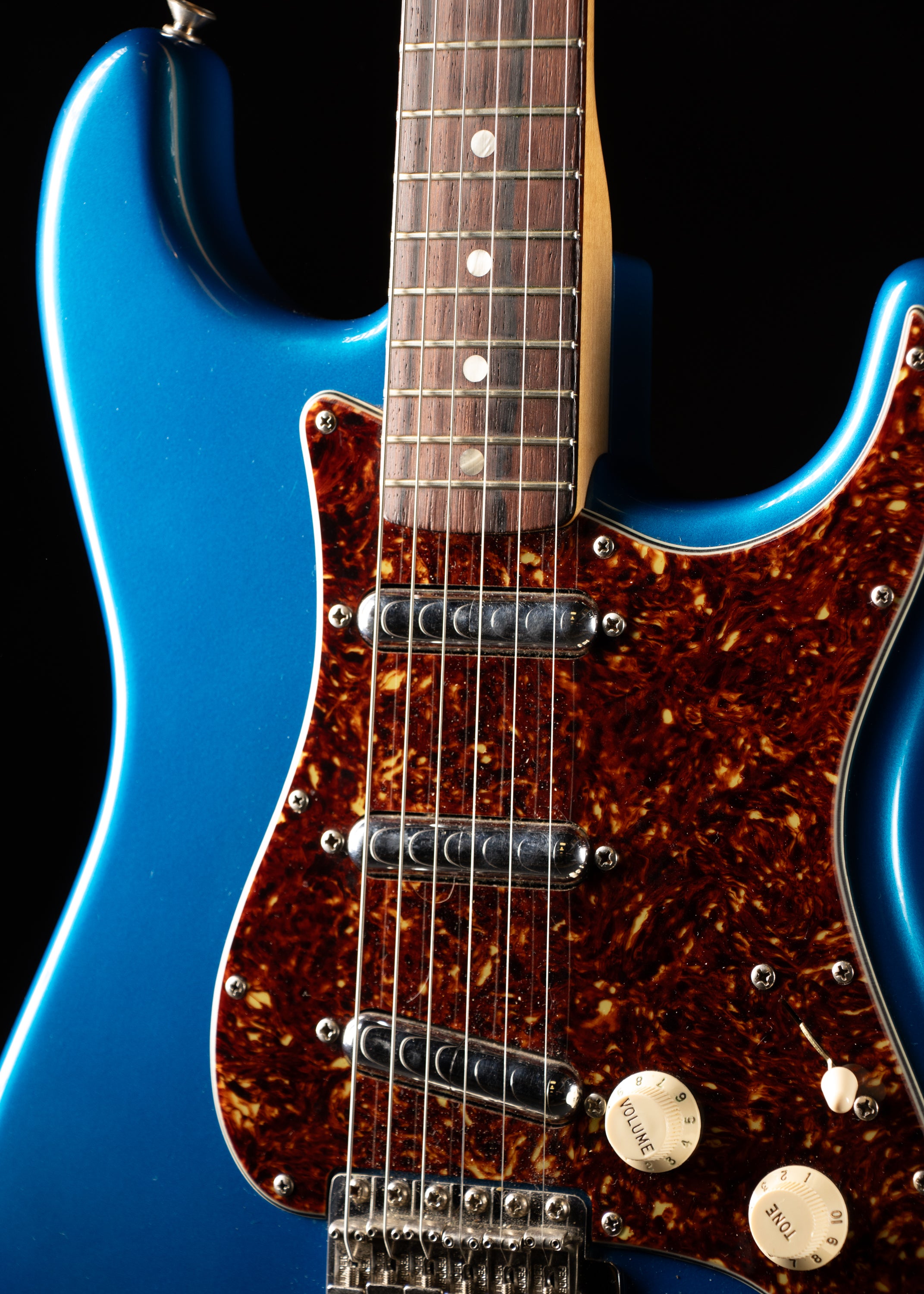 2004 Fender Custom Shop 1965 Stratocaster NOS Lipstick – Music