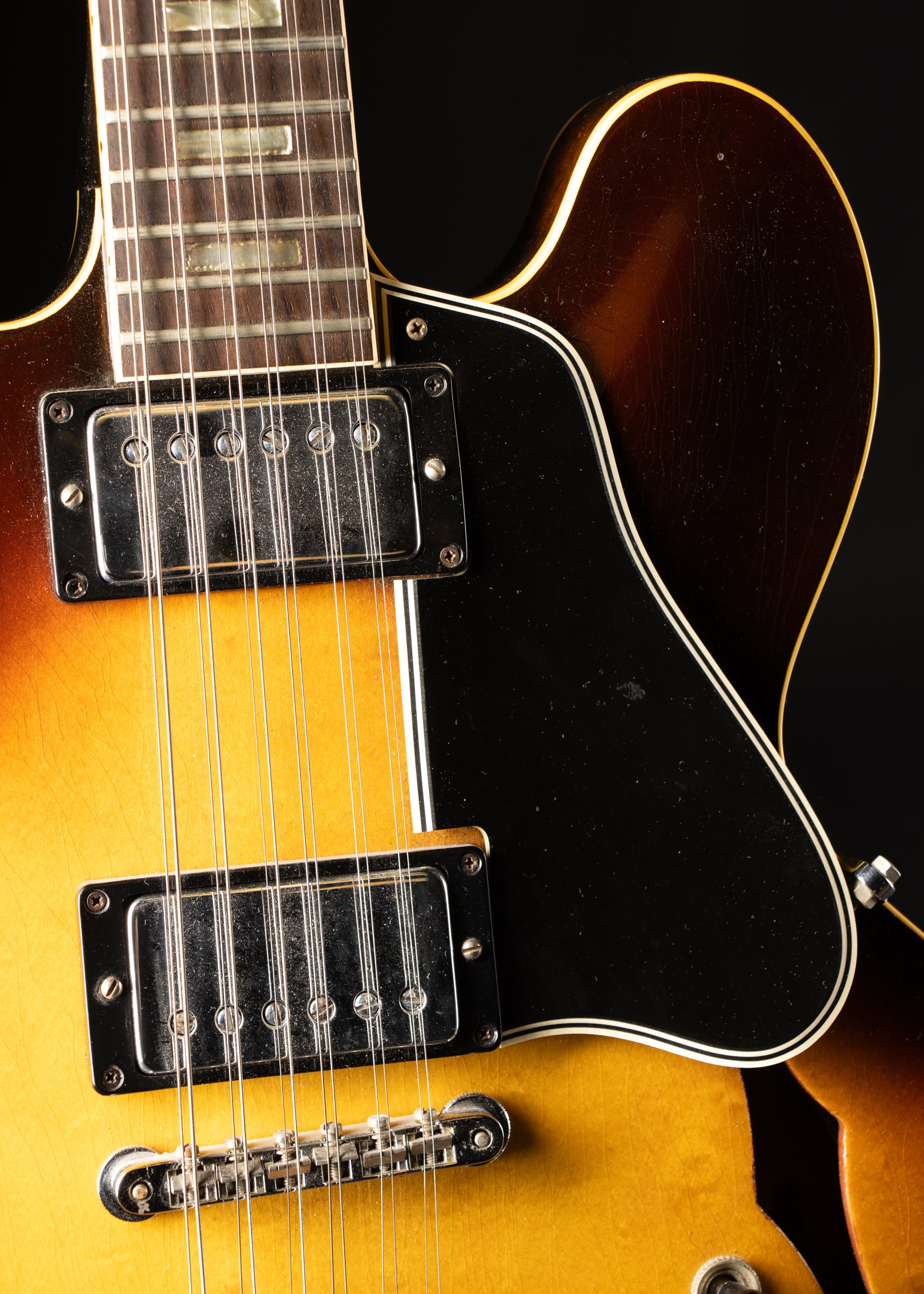 ギター Navigator ES335 Tabaco Sunburst Navigator ES335 Tabaco Sunburst Gibson ES-335 DOT 1992 Tobacco