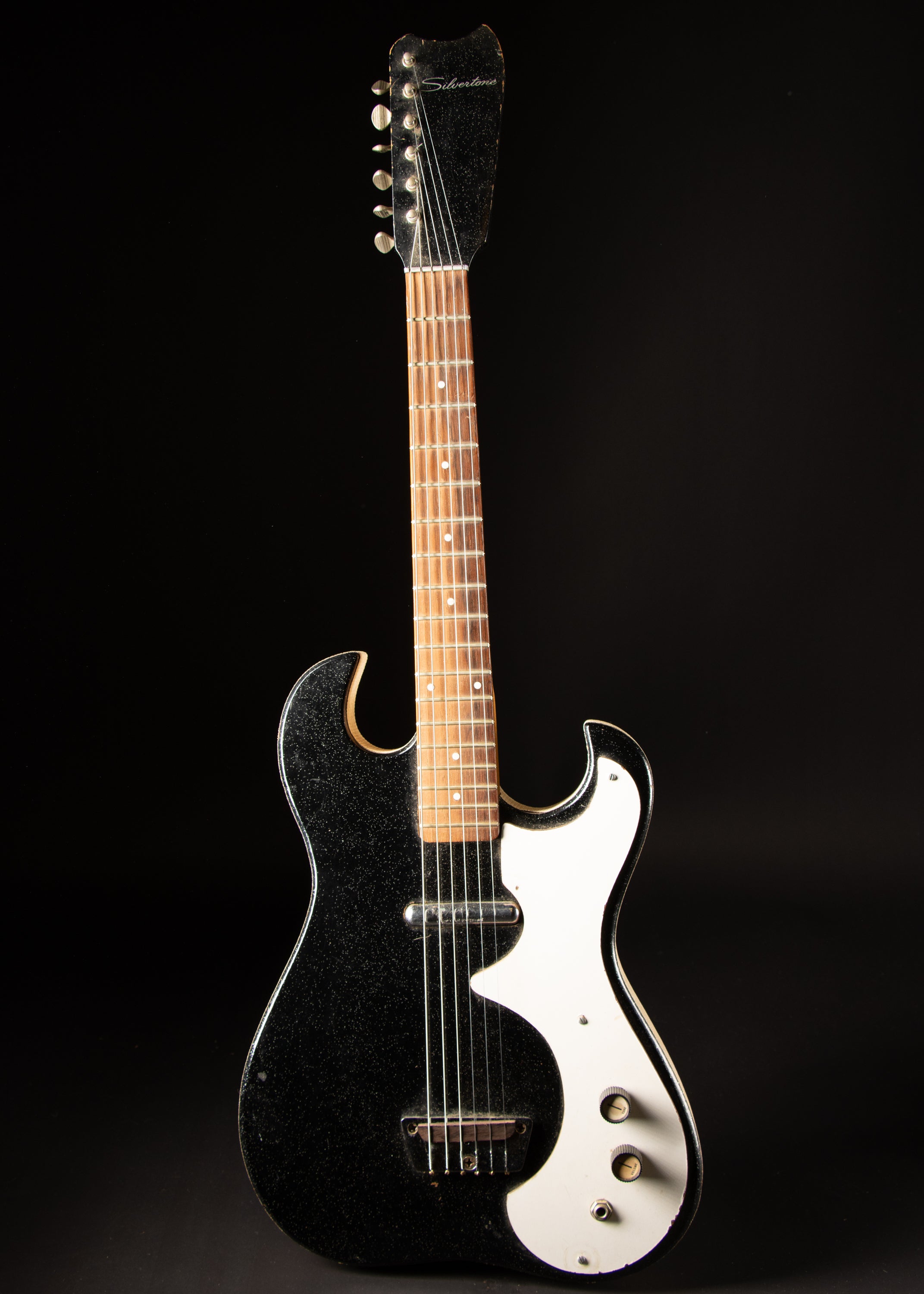 1960s Silvertone 1448 Black Sparkle w/amp case – Music City