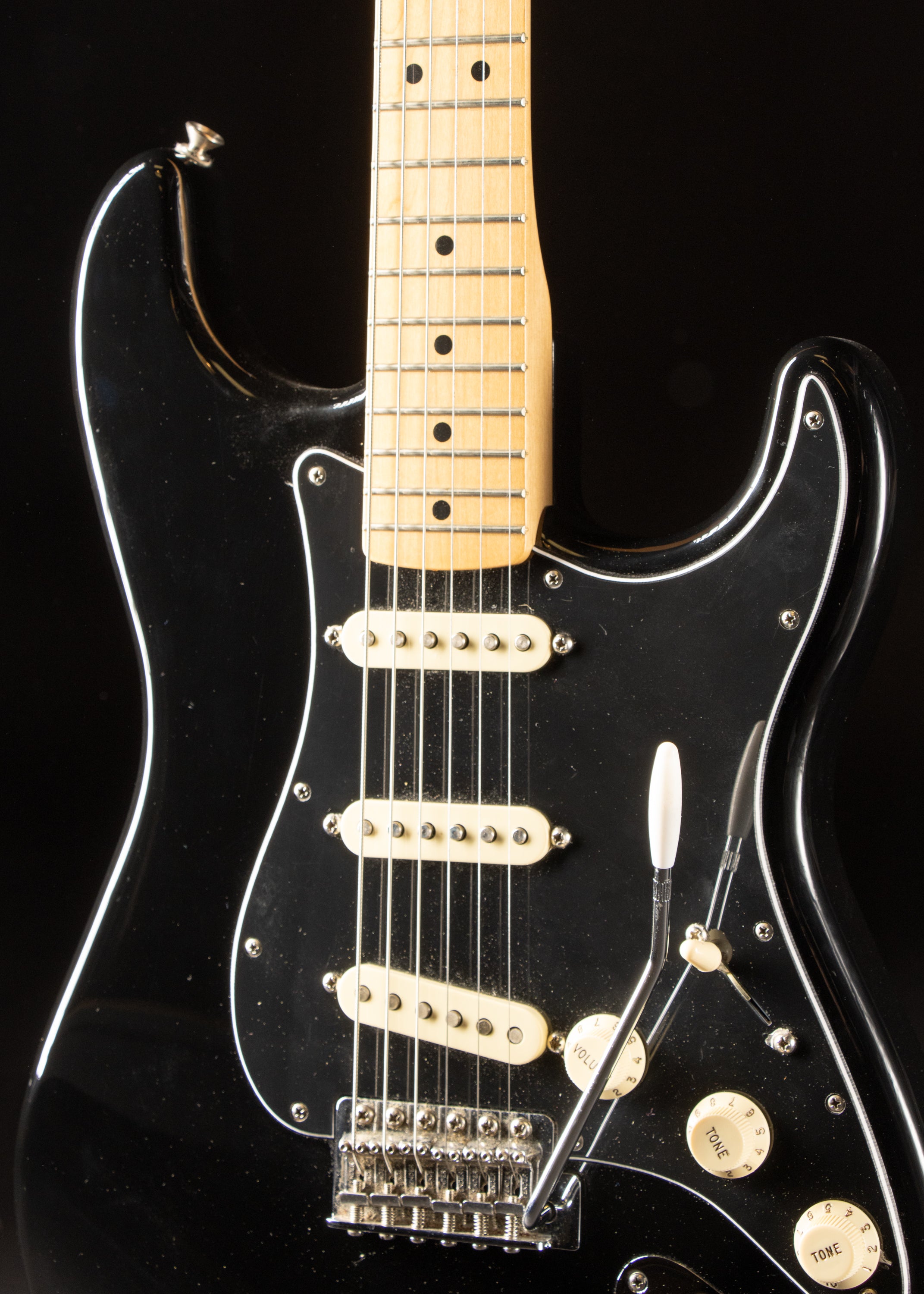 2018 Fender Stratocaster MIM Black – Music City Vintage Guitars