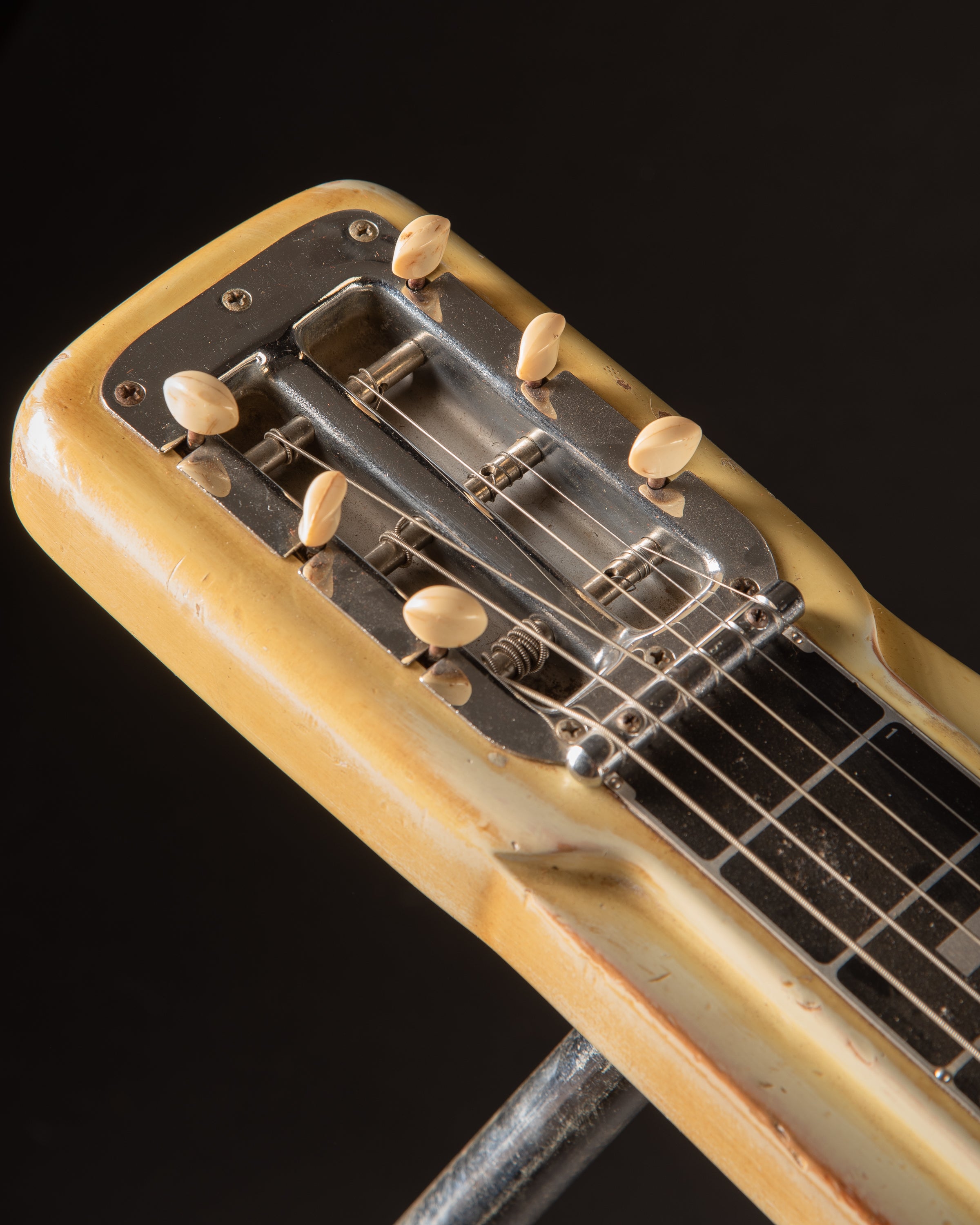 ヴィンテージ　スチールギター 1956 White Lap Steel – Music City Vintage Guitars